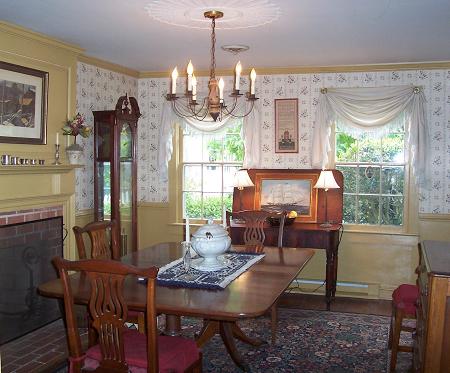 Dining room with fireplace