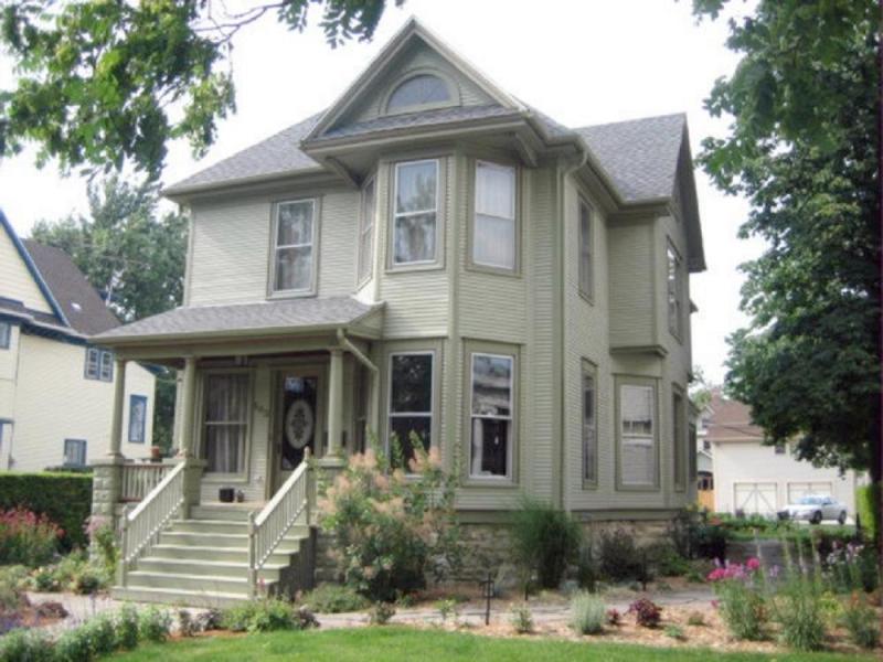 C 1910 Victorian In Joliet Illinois OldHouses