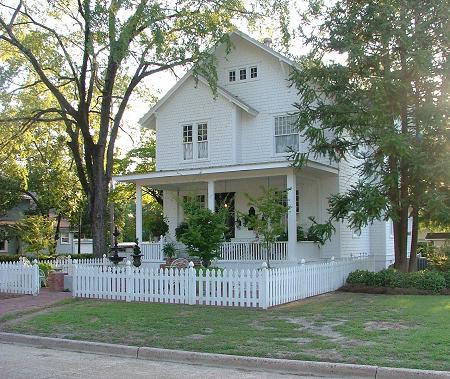 1910 Victorian: Shingle photo