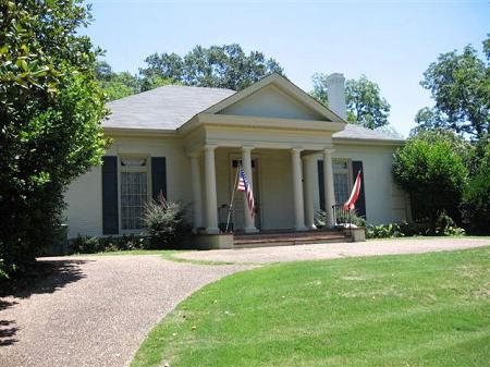 1940 Colonial Revival photo