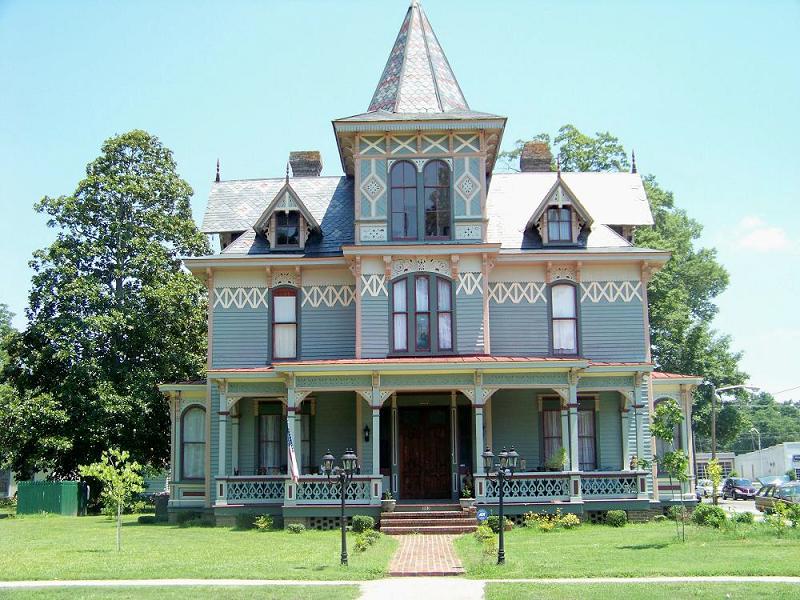 1882 Victorian Eastlake in Scotland Neck, North Carolina