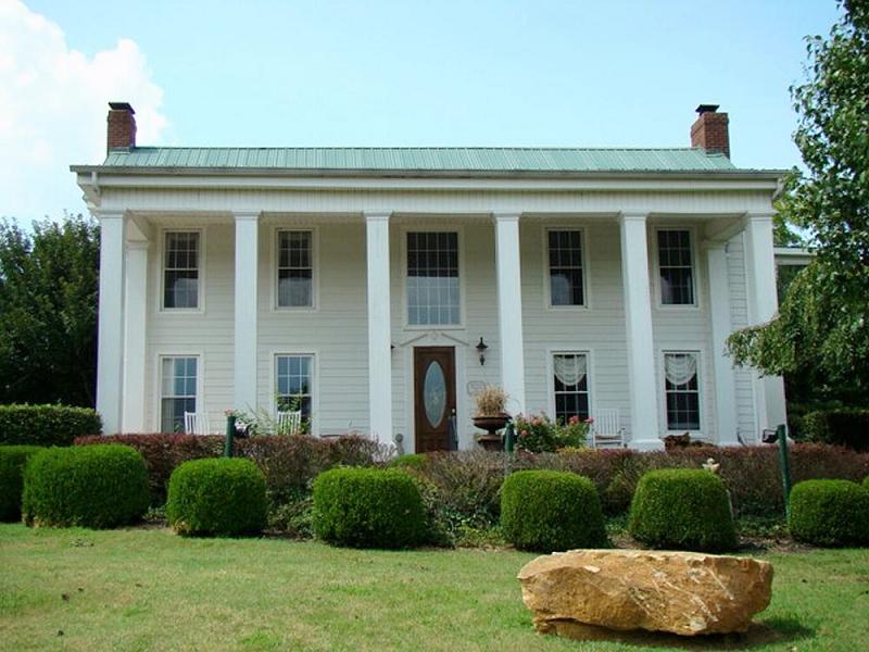 1859 Plantation in Dover, Tennessee - www.bagssaleusa.com/product-category/classic-bags/