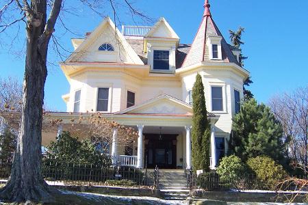 1902 Victorian: Queen Anne photo