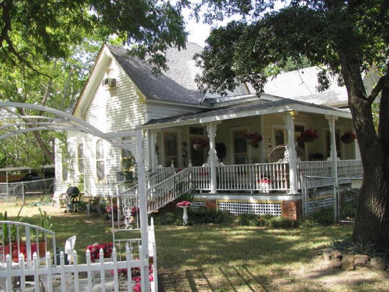 1906 Victorian in Kosse, Texas