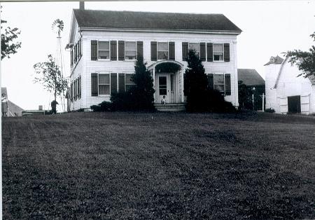 1920 Farmhouse photo