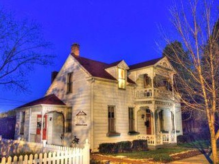 Historic Home in Quaint town of Hermann Missouri