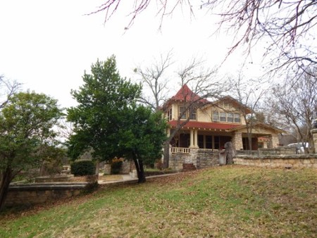  - Elegant &amp; Updated American Craftsman-style Home in Lampasas, Texas