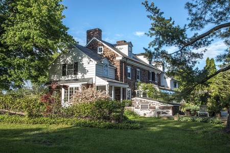 1700 Farmhouse photo