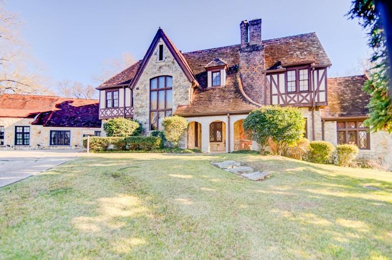 Historic Tudor Mansion