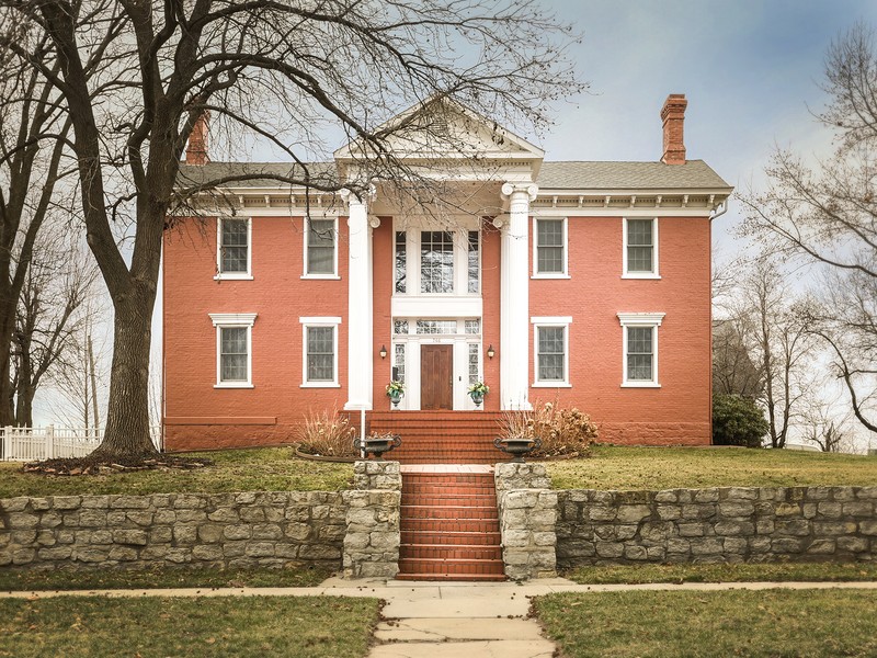 Stunning Historic Home For Sale at Auction | Lexington, MO