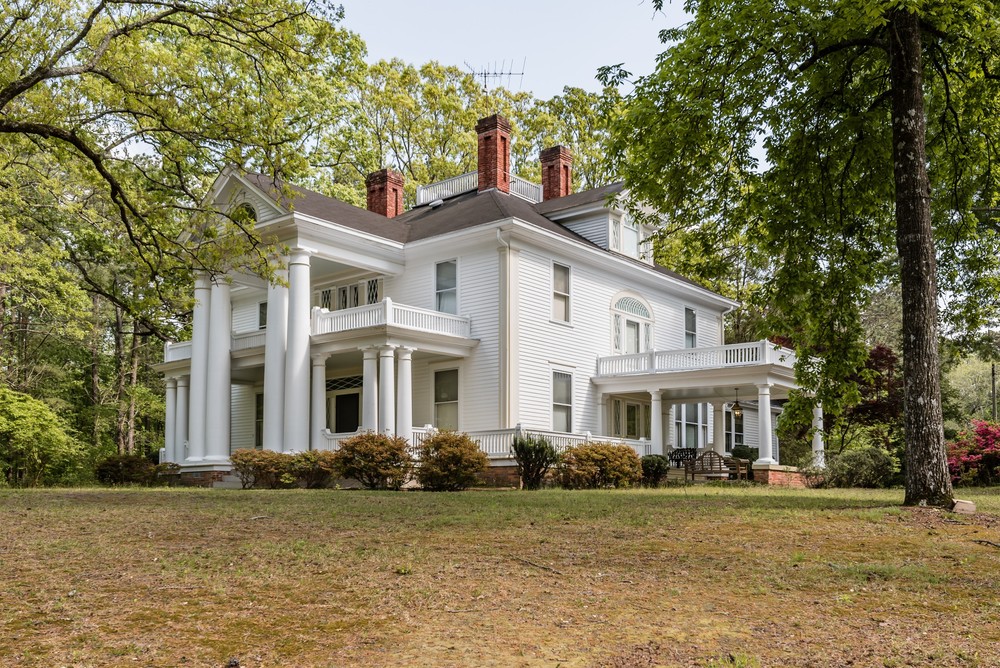 1906 Neoclassical For Sale in Fuquay Varina, North Carolina