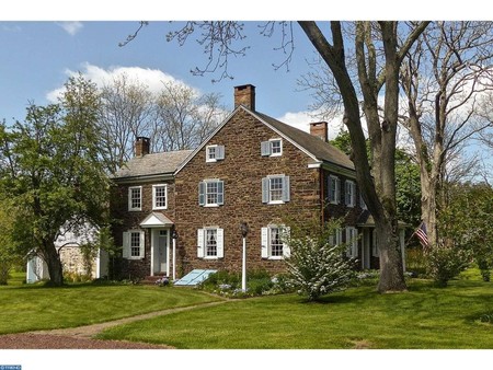 1825 Farmhouse photo