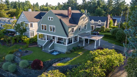 1890 Victorian: Shingle photo