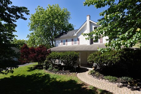 1700 Farmhouse photo