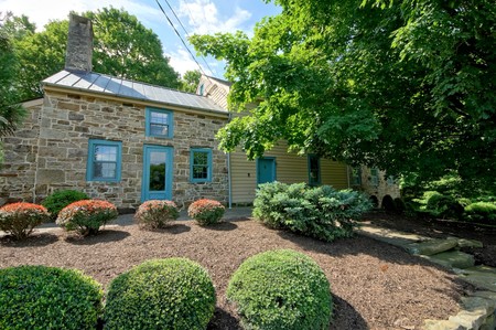 1710 Colonial photo