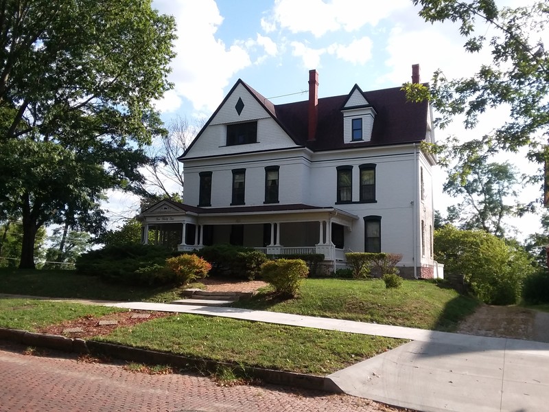 1857 Victorian For Sale in Ottumwa, Iowa