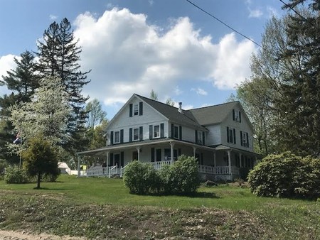 1900 Bed and Breakfast photo