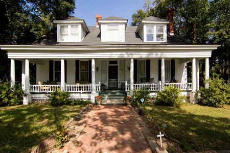 1910 Colonial Revival photo