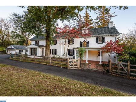 1800 Farmhouse photo