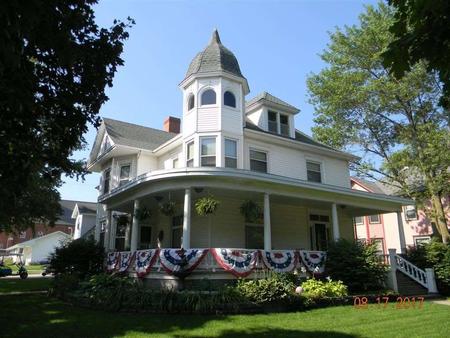 1895 Victorian: Queen Anne photo