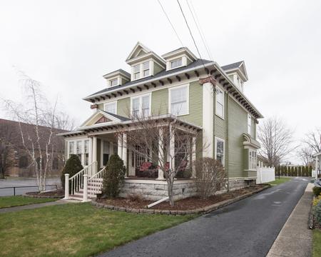 1860 American Foursquare photo