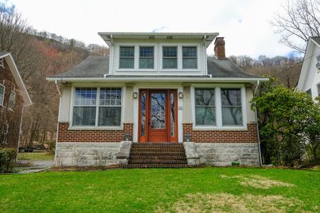 1920 Arts & Crafts (Craftsman) photo