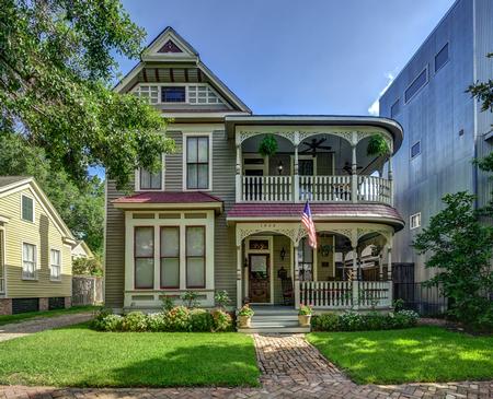 1890 Victorian: Queen Anne photo