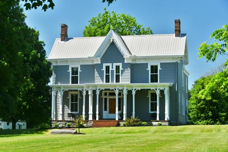 1890 Victorian: Shingle photo