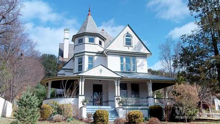 1895 Victorian: Queen Anne photo