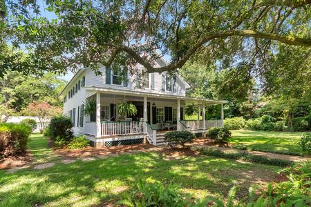 1852 Farmhouse photo