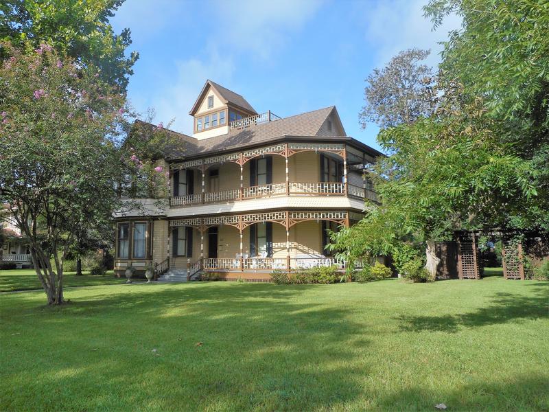 1893 Victorian Queen Anne For Sale in Sealy, Texas