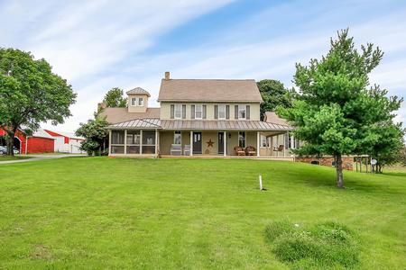 1880 Farmhouse photo