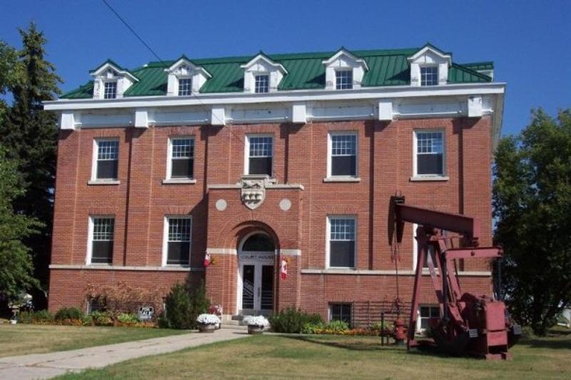 1908 Edwardian classical heritage For Sale in Arcola, Saskatchewan