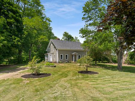 1876 Farmhouse photo