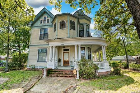 1884 Victorian: Queen Anne photo