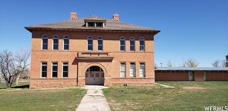 1903 Italianate Schoolhouse photo