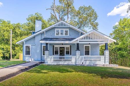 1902 Craftsman Bungalow photo