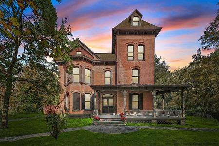 1890 Italianate Victorian photo