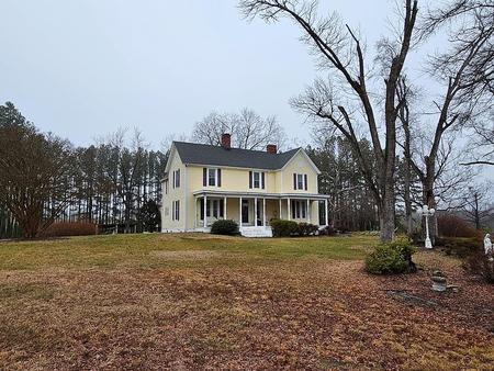 1890 Colonial Farmhouse photo