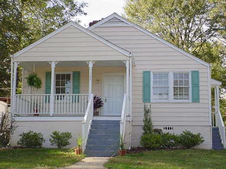 1944 Bungalow photo