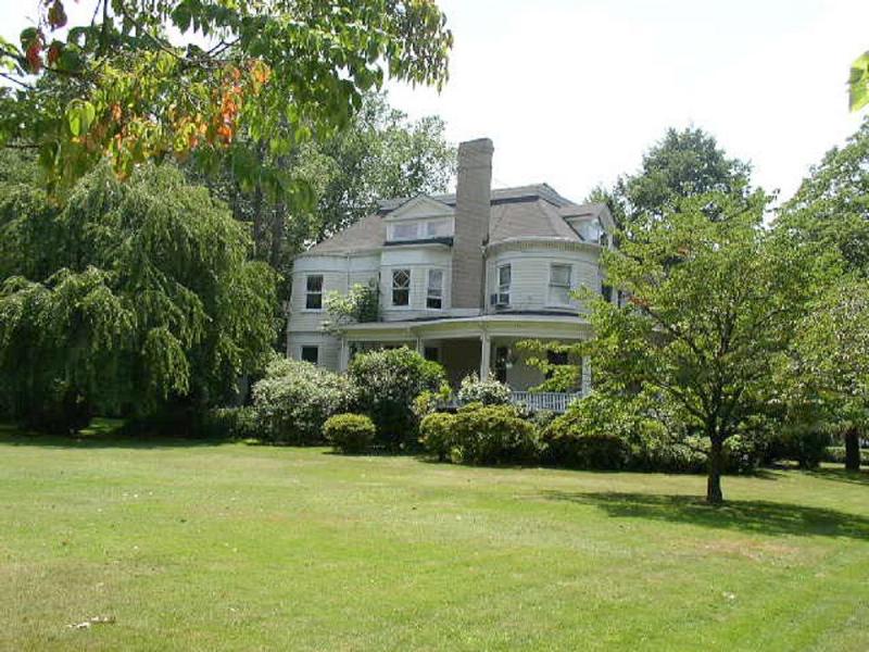 Rolling lawns and mature trees