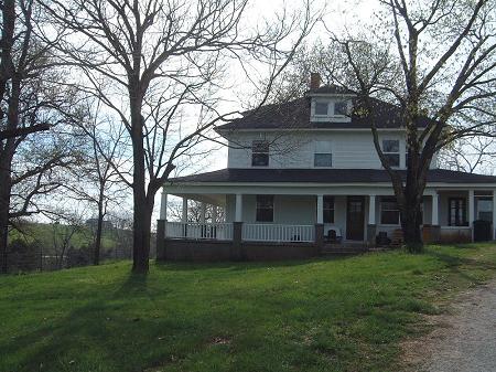 1900 Farmhouse photo