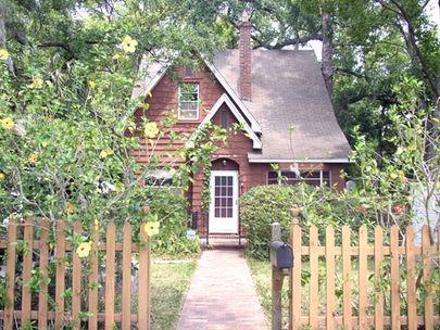 1925 Tudor Revival photo