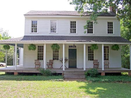 1827 Farmhouse photo