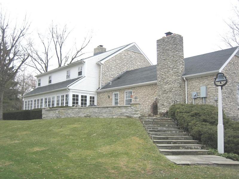 1968 Colonial in Richmond, Indiana - OldHouses.com