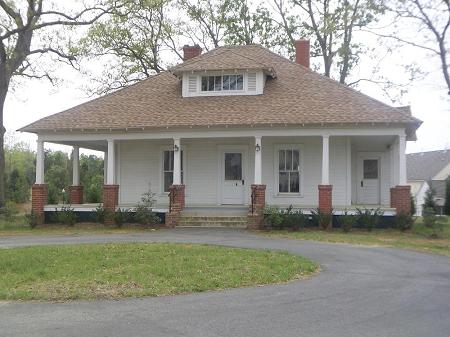 1916 Bungalow photo