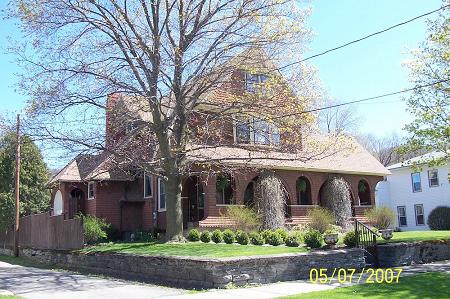 1880 Victorian: Shingle photo