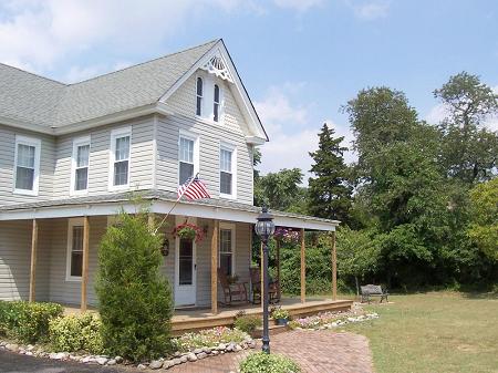 1886 Farmhouse photo