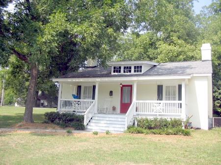 1901 Bungalow photo