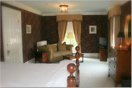 BEDROOM SUITE